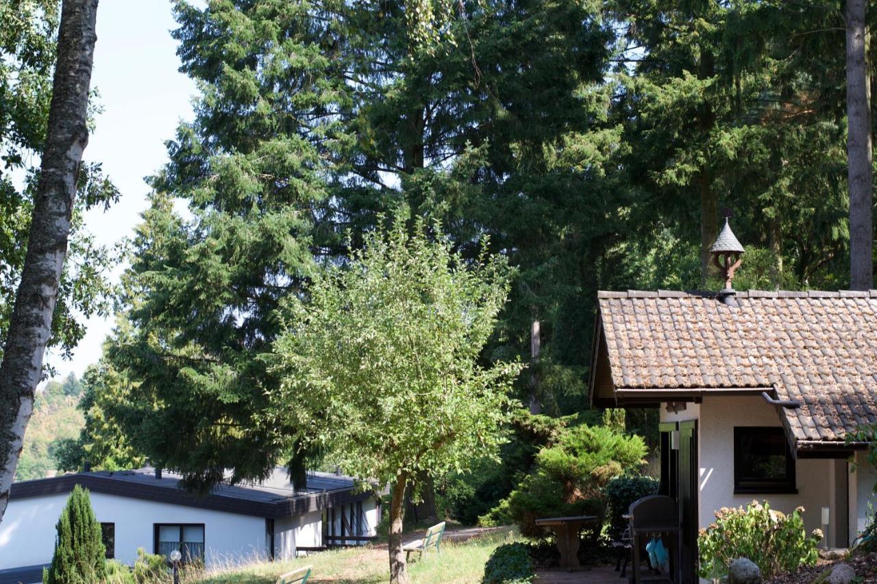 Hotel Haus am Wald Eltmann Exterior foto