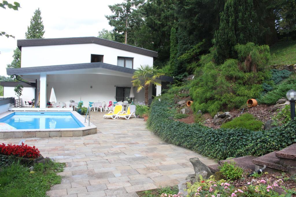 Hotel Haus am Wald Eltmann Exterior foto